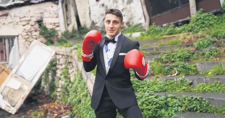 Kaderini nakavt etti! Türkiye’ye 14 yıl sonra madalya getiren genç boksör Kerem Özmen’in başarı hikayesi filmleri aratmadı!