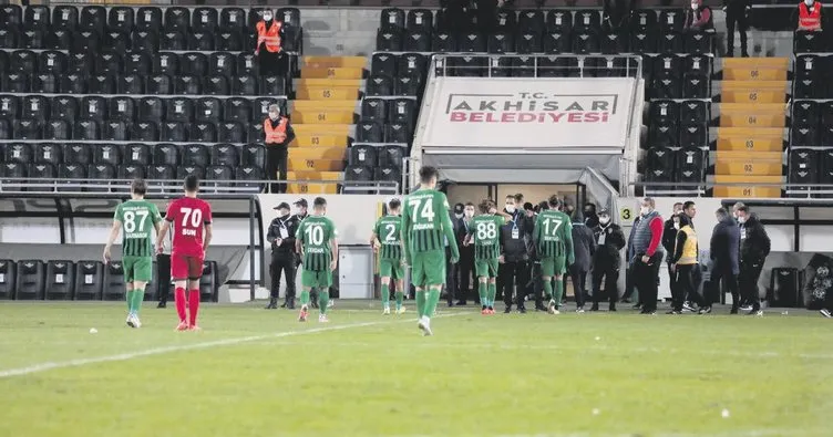 Akhisarspor geçmişini mumla arıyor