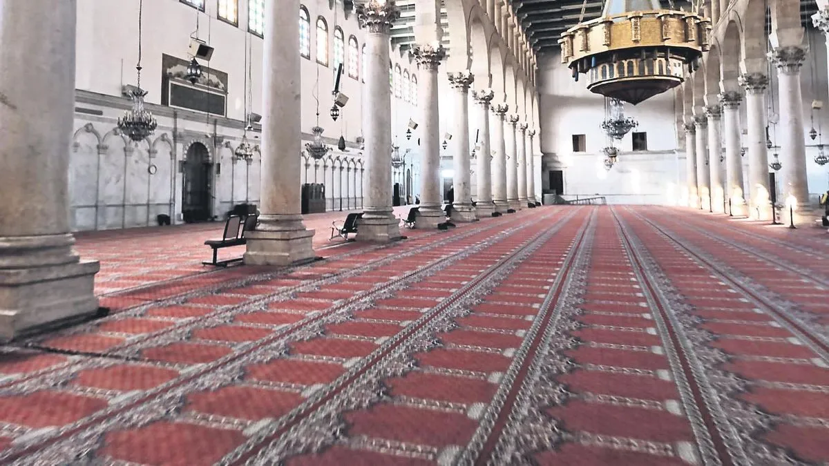 Emevi Camii’nin halıları Gaziantep’ten