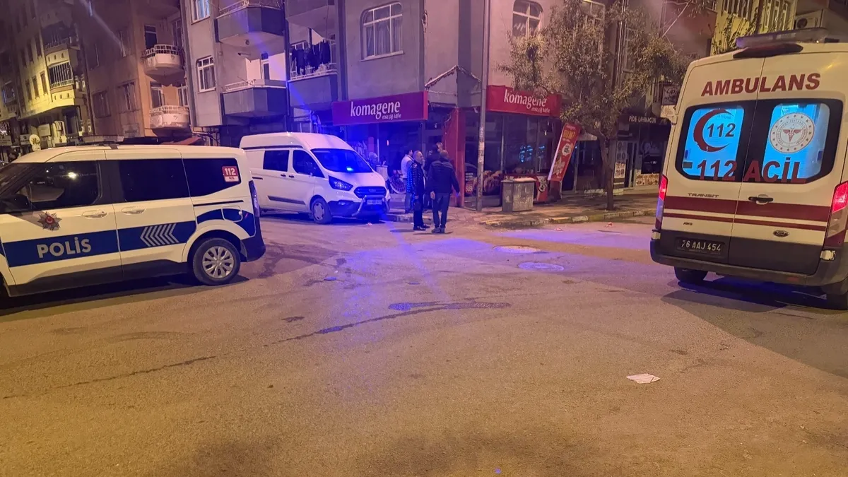 Iğdır’da evde esrarengiz ölüm: 2 kişi silahla vurulmuş halde bulundu Iğdır’da evde esrarengiz ölüm: 2 kişi silahla vurulmuş halde bulundu
