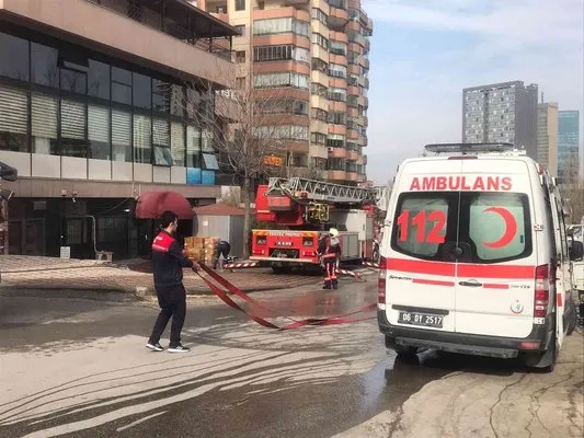 Başkent’te restorandaki yangında 2 kişi dumandan etkilendi