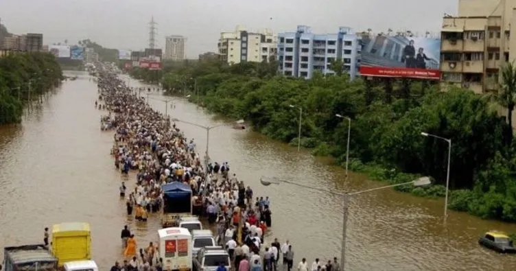 Hindistan’da 5 eyaleti sel vurdu: 58 ölü