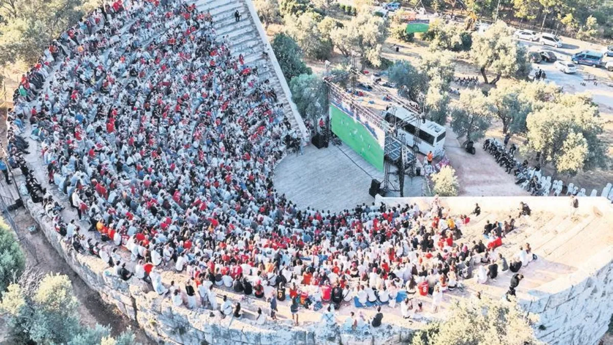 Milli takımın FIFA dünya sıralamasındaki düşüşünü gösteren bir grafik veya takımın sahadaki bir görüntüsü.