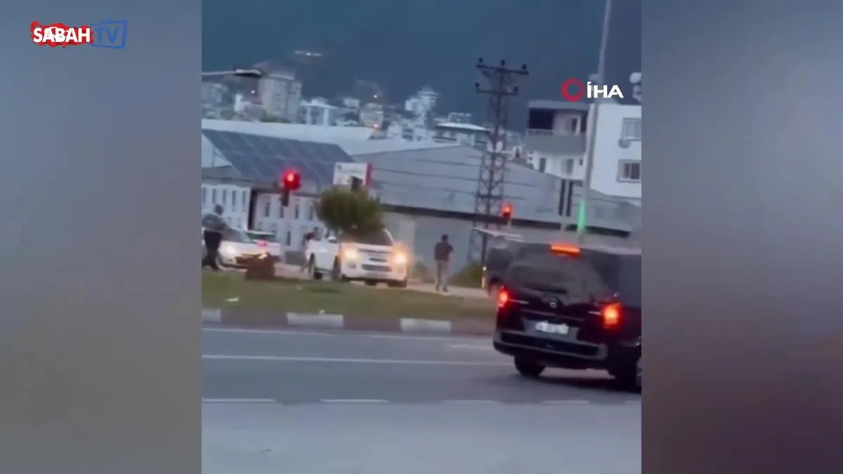 Kaçan kurbanlık koyun polislerin yardımıyla yakalandı | Video videosunu izle Kaçan kurbanlık koyun polislerin yardımıyla yakalandı | Video videosunu izle