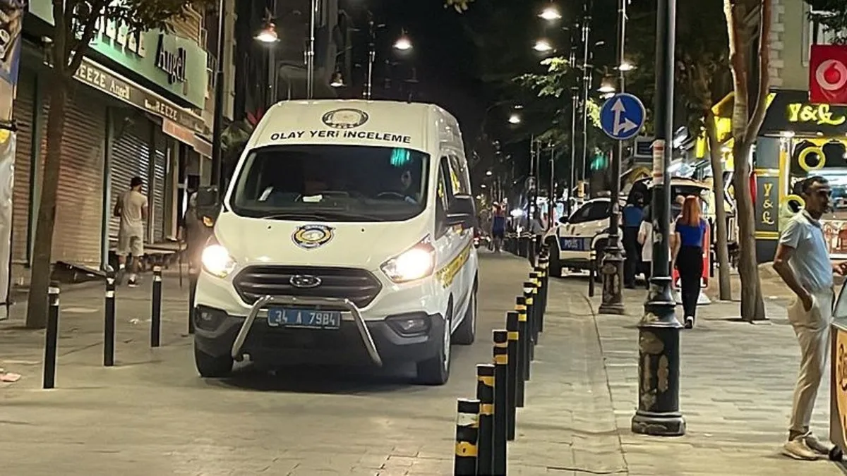 Eyüpsultan'da maskeli şahıs kurşun yağdırdı: 2 yaralı