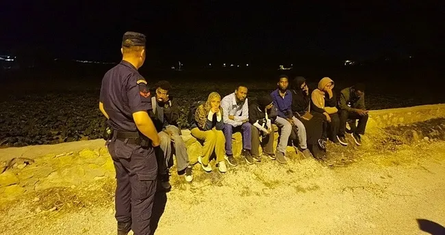 İzmir’de 36 göçmen yakalandı
