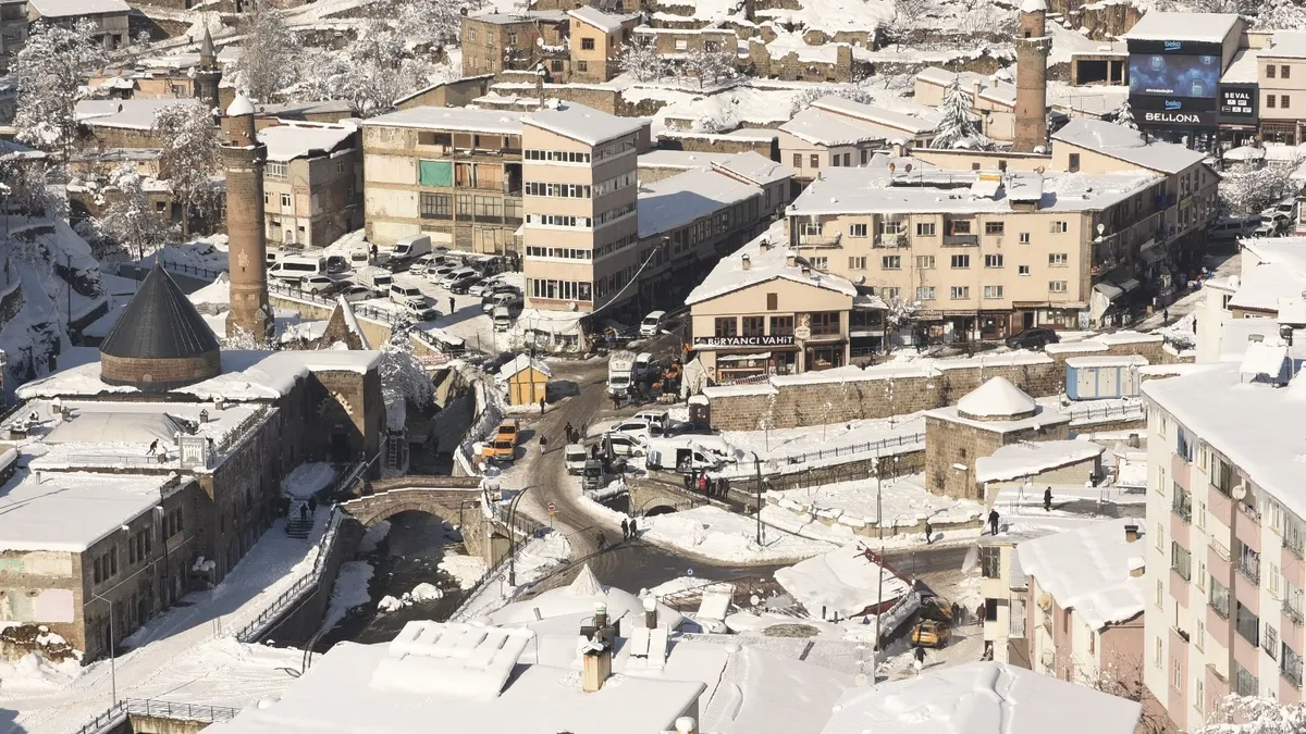Karın başkentinde tarih beyaza büründü