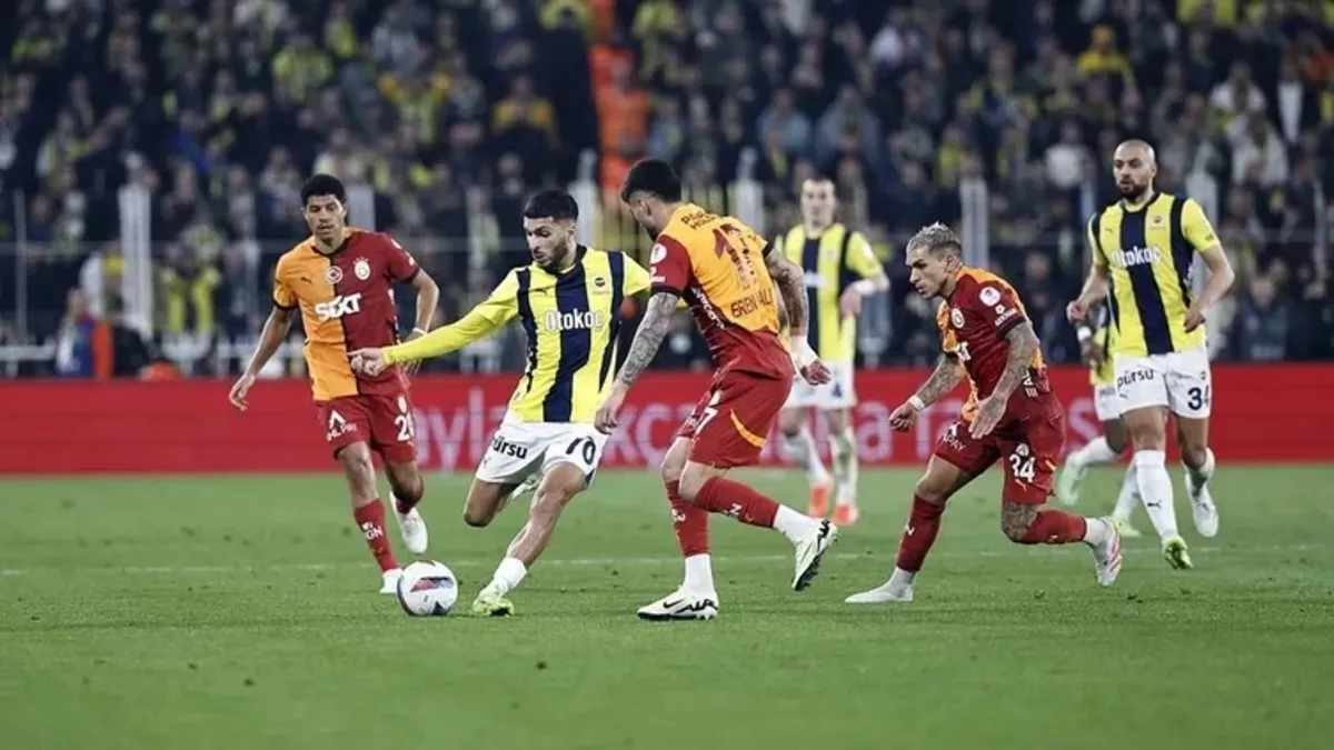 FB-GS DERBİ MAÇI! Fenerbahçe-Galatasaray maçı ne zaman, saat kaçta ve hangi kanalda canlı izlenecek?