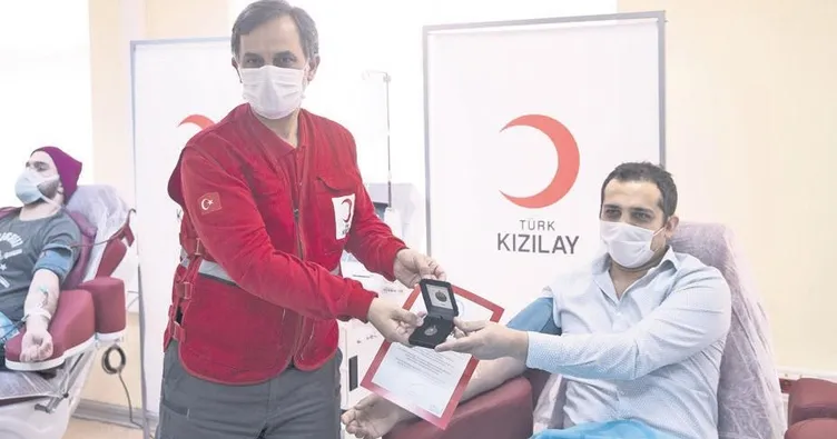 Plazma bağışçılarına madalya