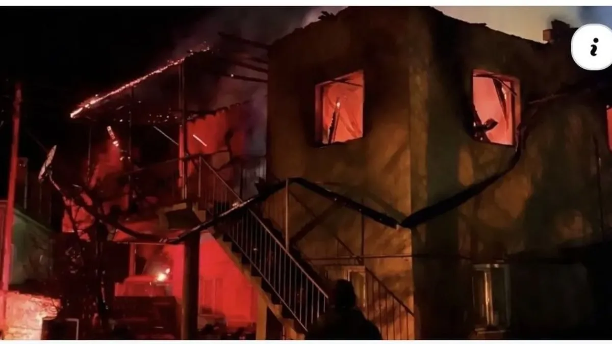 Kayseri’de iki katlı evde çıkan yangın bir kişiyi hayattan kopardı Kayseri’de iki katlı evde çıkan yangın bir kişiyi hayattan kopardı