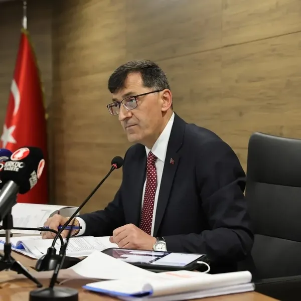 kutahya-belediye-baskani-kahveci-chp-den-istifa-etti-siyasi-hayatina-yeni-partide-devam-edecegini-acikladi-1785342928450.jpg