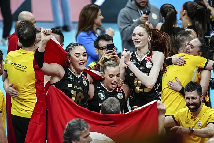 cev-sampiyonlar-ligi-sampiyonu-vakifbank-kupasina-kavustu-1777842559795.jpeg