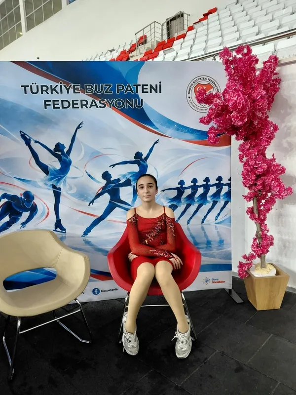 izmirli-deniz-alandan-sezonun-ilk-yarismasinda-dikkat-ceken-performans-1793015549886.jpg