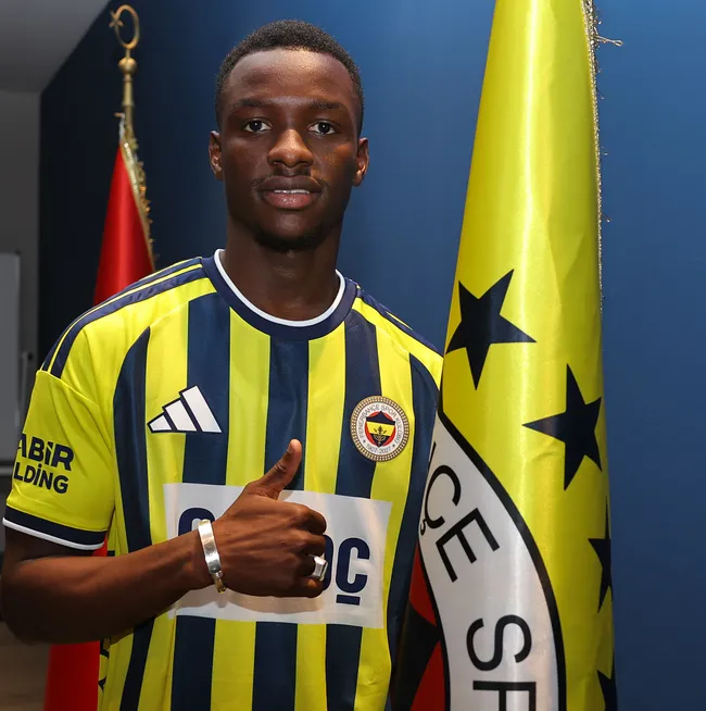 son-dakika-fenerbahce-amara-dioufun-transferini-resmen-acikladi-1782301034772.jpg