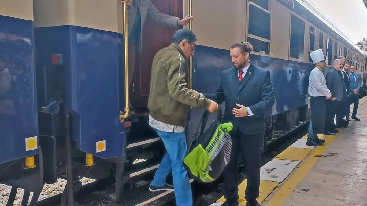 Turistik tren Sirkeci Garı’nda