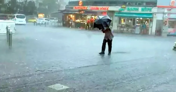 İstanbul’da sağanak yağmur etkili oldu