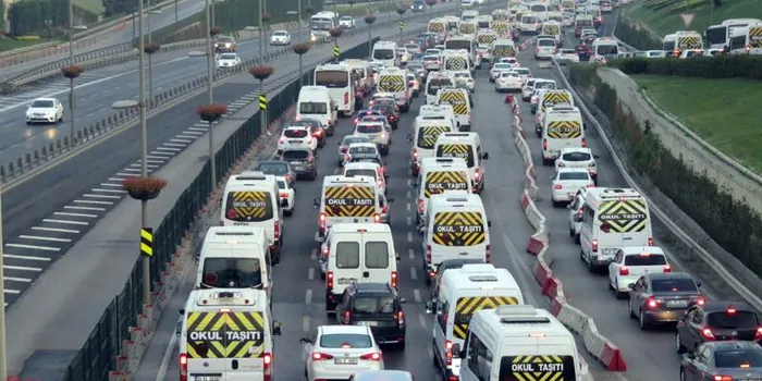 Okullar bugün açıldı! İstanbul trafiğinde son durum... - 1
