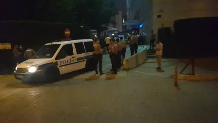 Son dakika: İzmir'de hastane önünde bekleyenlere kurşun yağmuru! Saniye saniye kaydedildi: 3'ü ağır 5 yaralı var...
