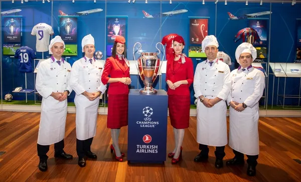 sampiyonlar-ligi-finalleri-sergisi-thy-lounge-businessda-acildi-1679393944196.jpg