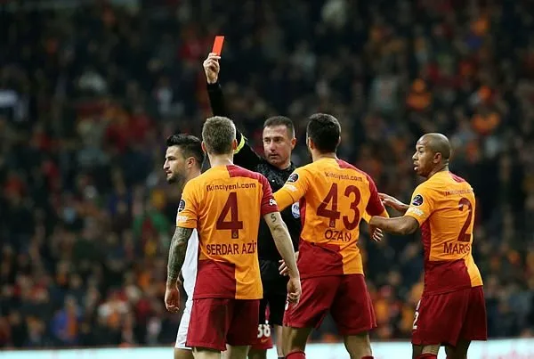 Ahmet Çakar: Kesinlikle penaltı değil!