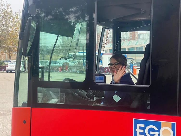 Otobüs şoförü kadına yardım etmek isterken darp edildi: Sen ne diyorsun lan…