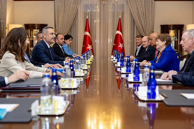 bakan-fidan-ankarada-abdli-senatorleri-kabul-etti-1783375418691.jpeg Bakan Fidan Ankara’da ABD’li senatörleri kabul etti!