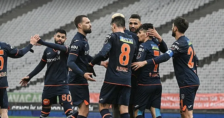 Medipol Başakşehir ligde üç maç sonra puan aldı