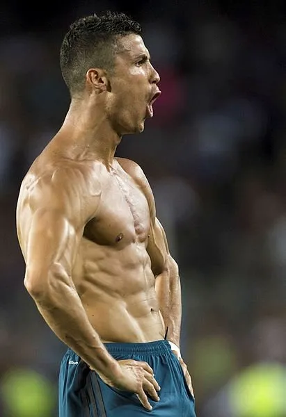 Ronaldo çelimsiz bir çocuktan, 'Hulk'a nasıl dönüştü?