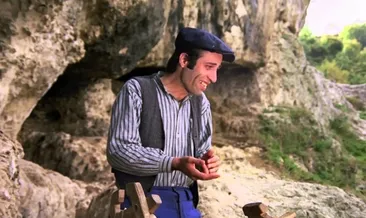 Ipucu Sorusu Sali Sallanir Carsamba Carsafa Dolanir Replikleri Hangi Filme Aittir Son Dakika Yasam Haberleri