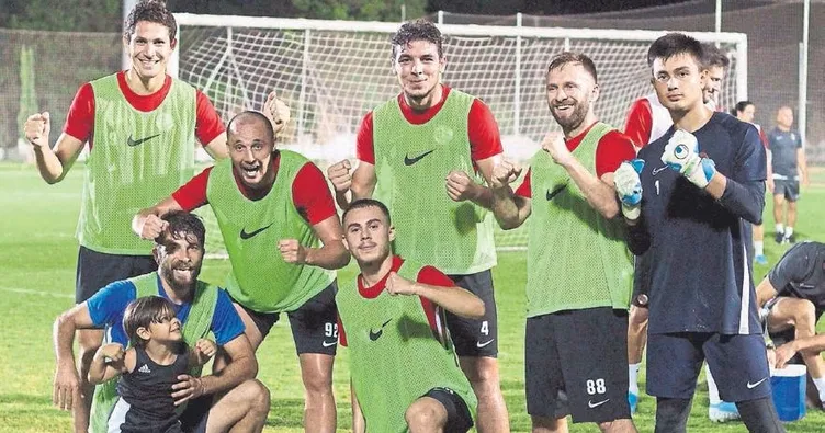 Yekta takıma döndü