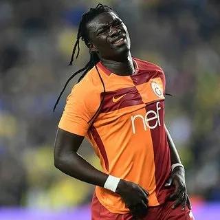Galatasaray'da Bafetimbi Gomis'le ipler geriliyor