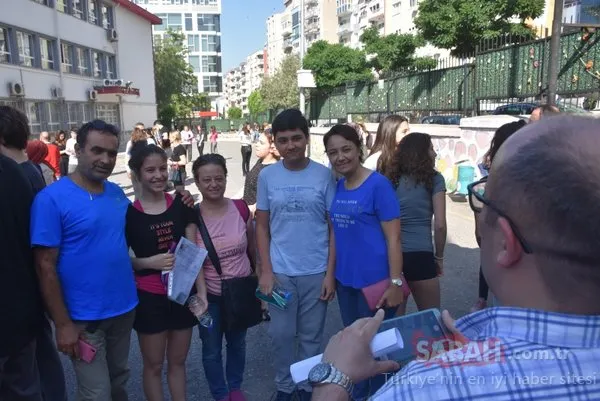 Öğrencilerin LGS heyecanı Çocuklar sıralarda, veliler bahçede ter döktü