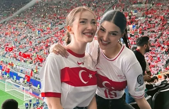 Aralarından su sızmıyordu! Küslük iddiaları gündemde: Danla Biliç ve Ala Tokel birbirlerini takipten çıktılar