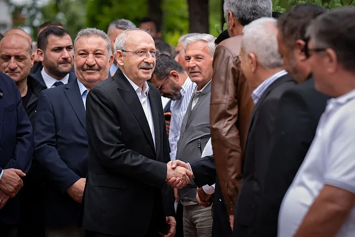 eski-chp-milletvekilleri-tekin-ve-yarkadas-kilicdaroglunu-ziyaret-etti-1779972847589.jpg Gürsel Tekin Kemal Kılıçdaroğlu'nu ziyaret etti: Dikkat çeken kurultay tarihi mesajı
