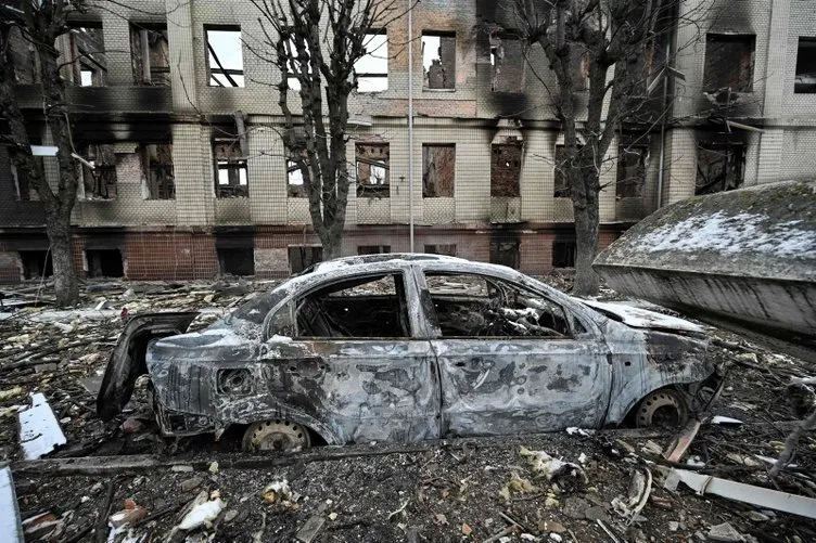 Rusya Ukrayna savaşı şiddetlenerek devam ediyor! Zelenskiy'den flaş açıklama: Havalimanı yerler bir...