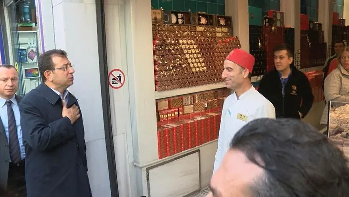 SON DAKİKA | Murat Ongun'dan terör saldırısının yaşandığı Taksim'de tepki çeken hareket!