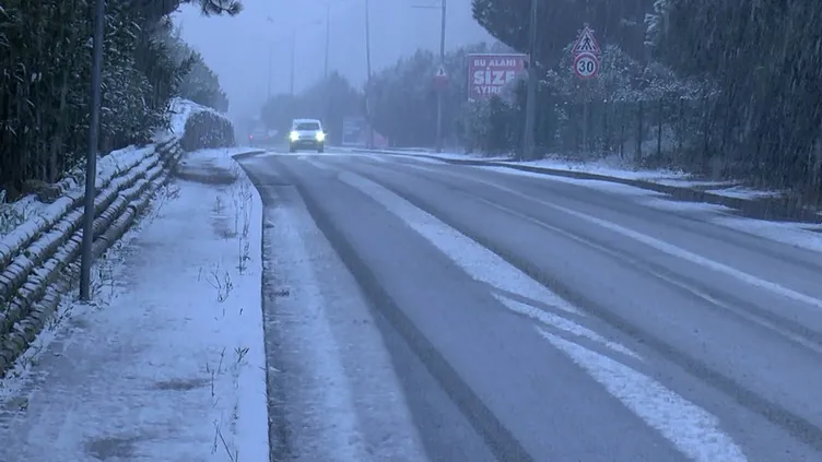 SON DAKİKA | Hissedilen sıcaklık -5 derece! İstanbul buz kesti: Kuvvetli kar yağışı için bu saatlere dikkat!