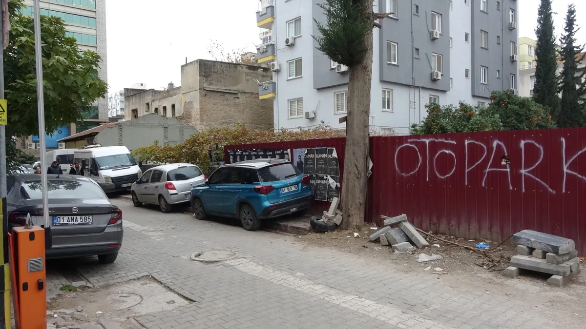 Adana'da dehşet! 19 yaşındaki genç sokak ortasında bıçaklanarak öldürüldü