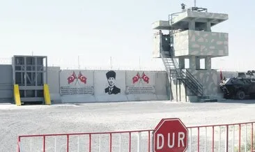 Suriye sınırına Türk bayrağı ve Atatürk portresi çizildi