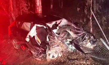 Kaza bir aileyi ayırdı: Bariyerlere çarpan otomobildeki anne öldü, baba ve oğlu yaralandı #izmir