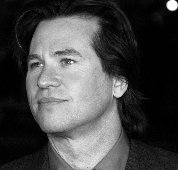 Hollywood’un efsane ismi Batman’in yıldızı Val Kilmer hayatını kaybetti! Ölüm sebebi hayranlarını yasa boğdu