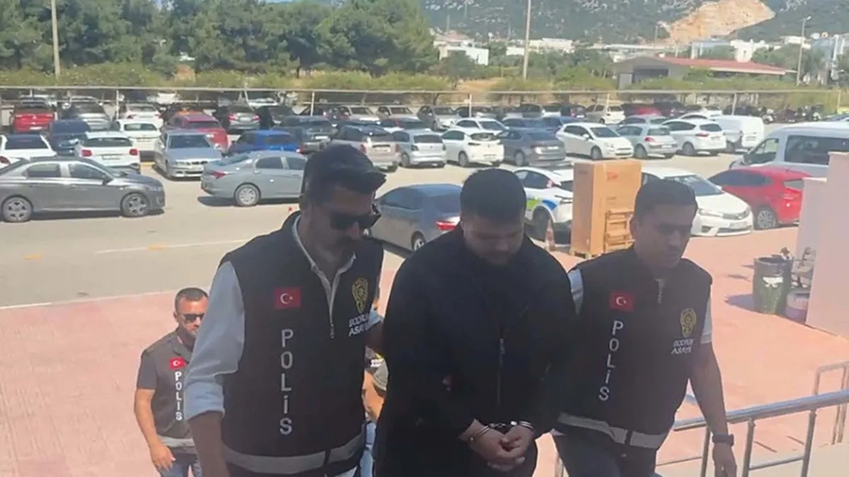 “Polisiz” yalanıyla 40 milyon TL dolandırdılar! 5 kişi tutuklandı