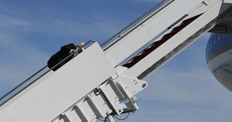 ABD Başkanı Joe Biden’ın zor anları! Uçağa binerken 3 kere düştü