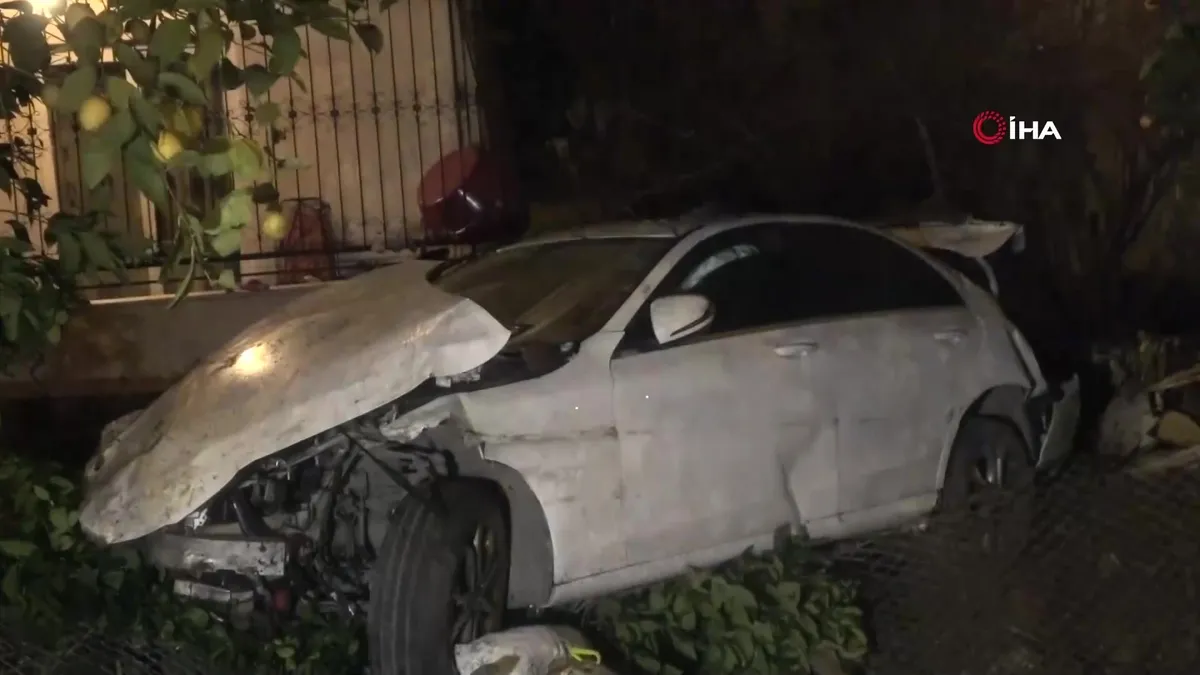 Adana’da feci kaza: Anne yaralandı, sürücü oğlu öldü | Video videosunu izle Adana’da feci kaza: Anne yaralandı, sürücü oğlu öldü | Video videosunu izle