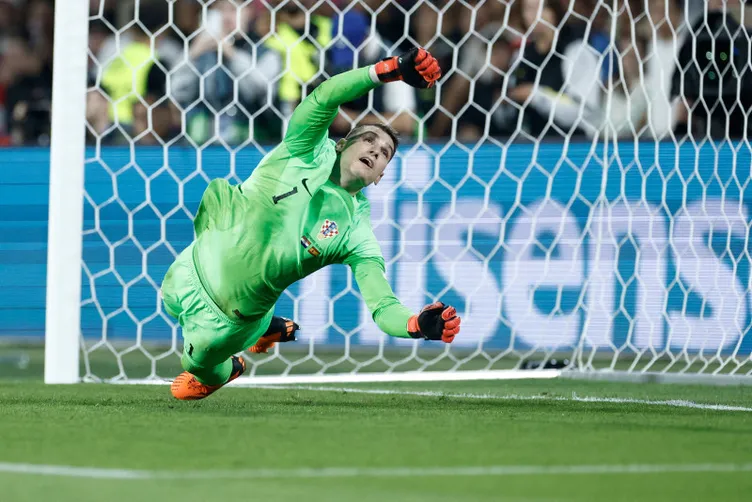 Son dakika Fenerbahçe transfer haberi: Ve anlaşma sağlandı! İşte Altay Bayındır'ın yeni takımı...