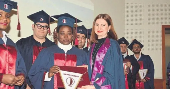 Sağlık Bilimleri Fakültesi mezunları diploma aldı