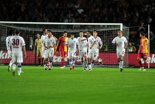 Sami Yen’de gol düellosu