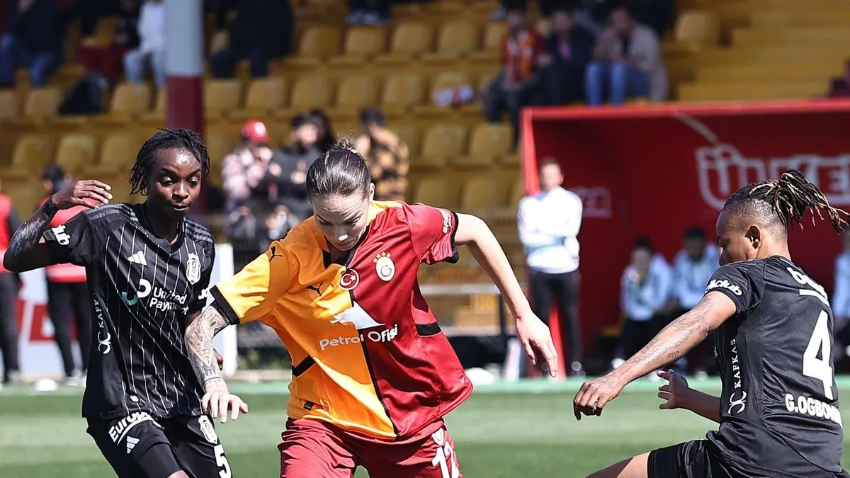 Galatasaray Petrol Ofisi, Beşiktaş United Payment’ı 3 golle geçti! Galatasaray Petrol Ofisi, Beşiktaş United Payment’ı 3 golle geçti!