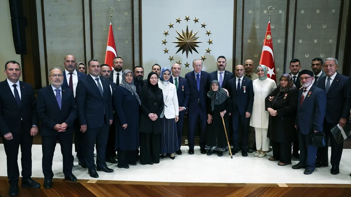 Külliye'de anlamlı kabul: Başkan Erdoğan şehit ailelerini kabul etti haber görseli