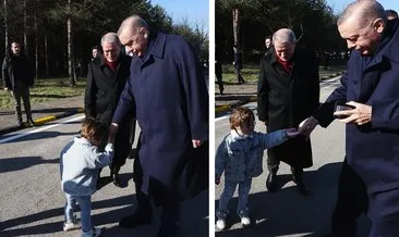 Başkan Erdoğan’dan elini öpen minik Zayn Sofuoğlu’na harçlık